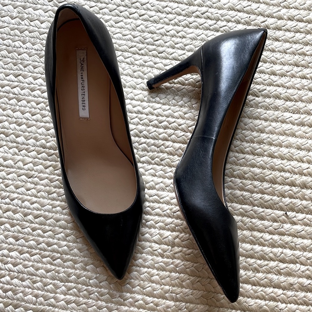 Diane von Furstenberg DVF Leather Pumps size 8